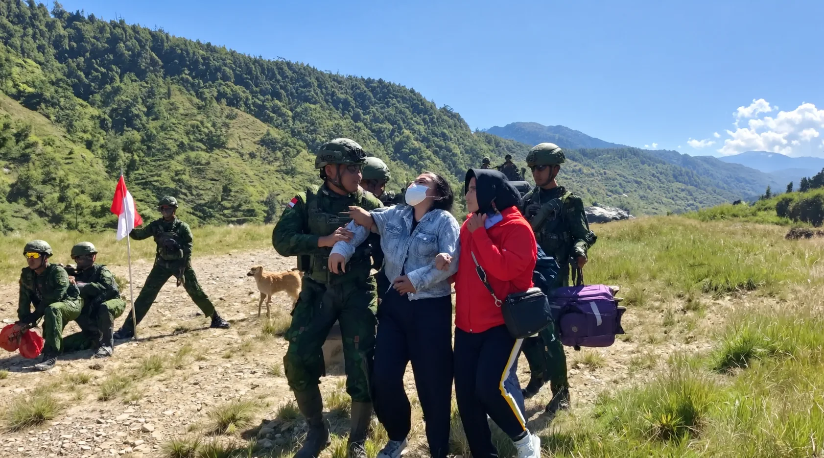 BREAKING NEWS: Operasi Evakuasi Udara Koops TNI Habema di Zona Rawan Mbua - Kenyam