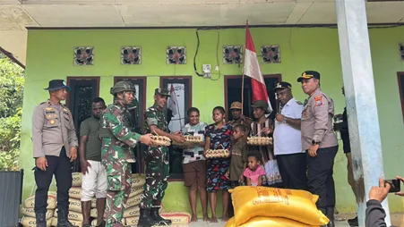 Gelombang Keluarga Kelompok OPM di Maybrat Memilih Turun Gunung dan Kembali ke Pangkuan NKRI